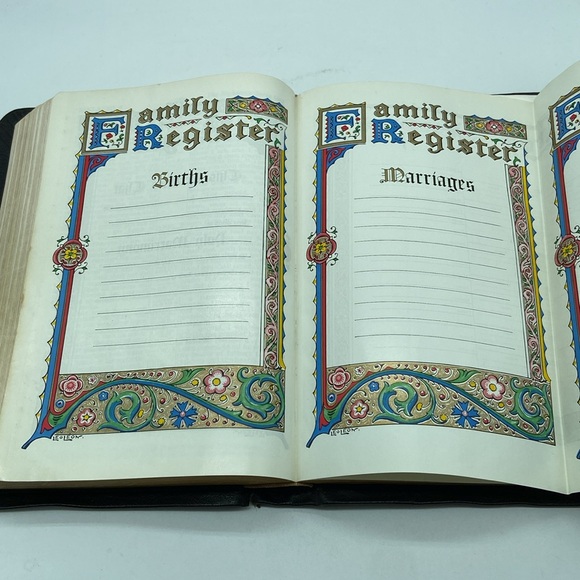 Vintage Holy Bible - Revised Standard Version - Picture 6 of 9